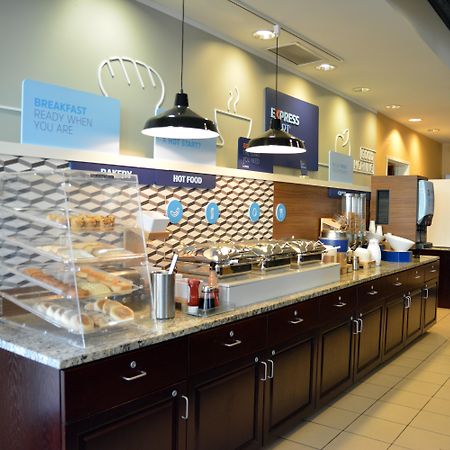 Holiday Inn Express & Suites Youngstown West I 80, An Ihg Hotel Eksteriør bilde