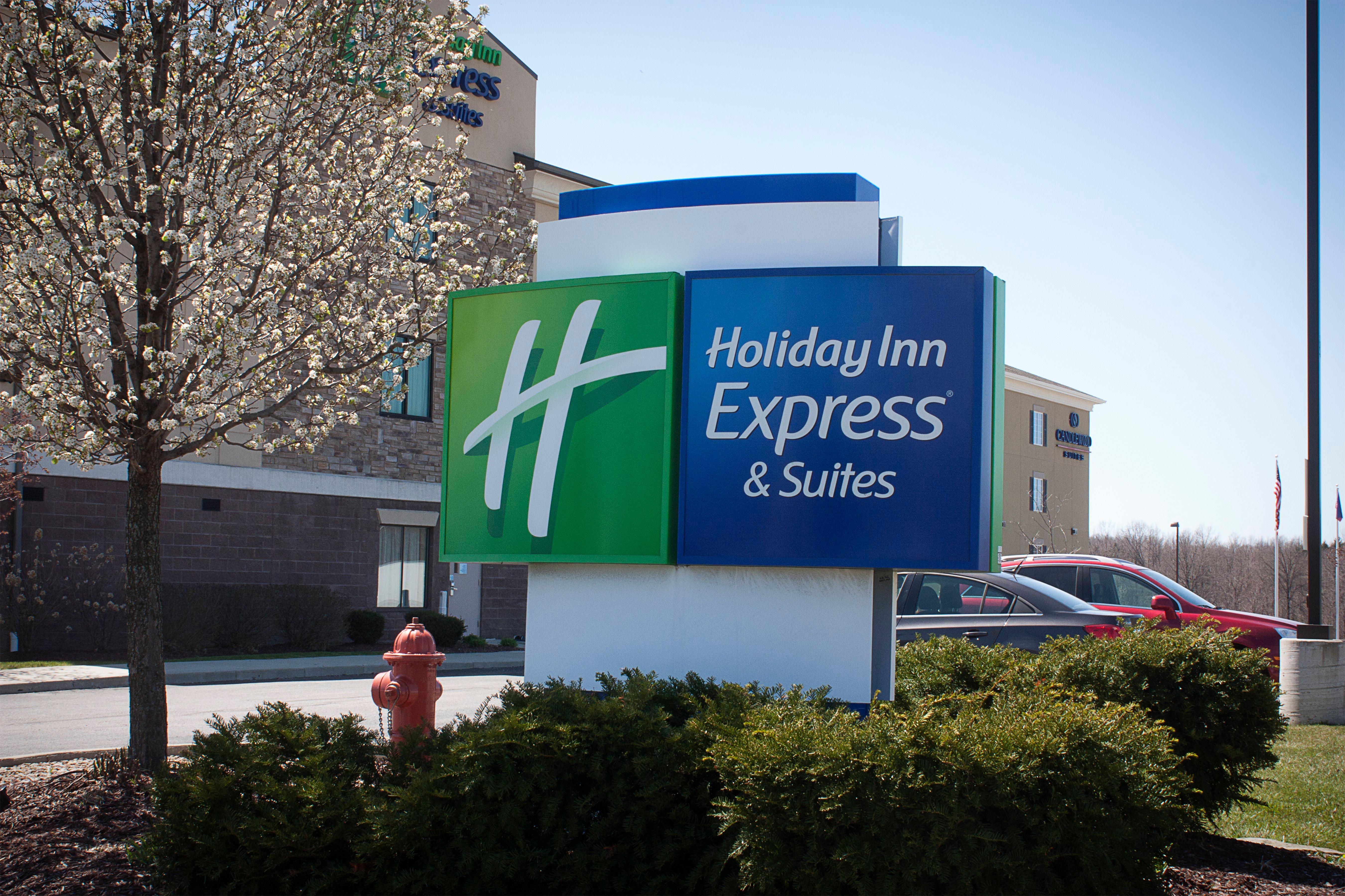 Holiday Inn Express & Suites Youngstown West I 80, An Ihg Hotel Eksteriør bilde