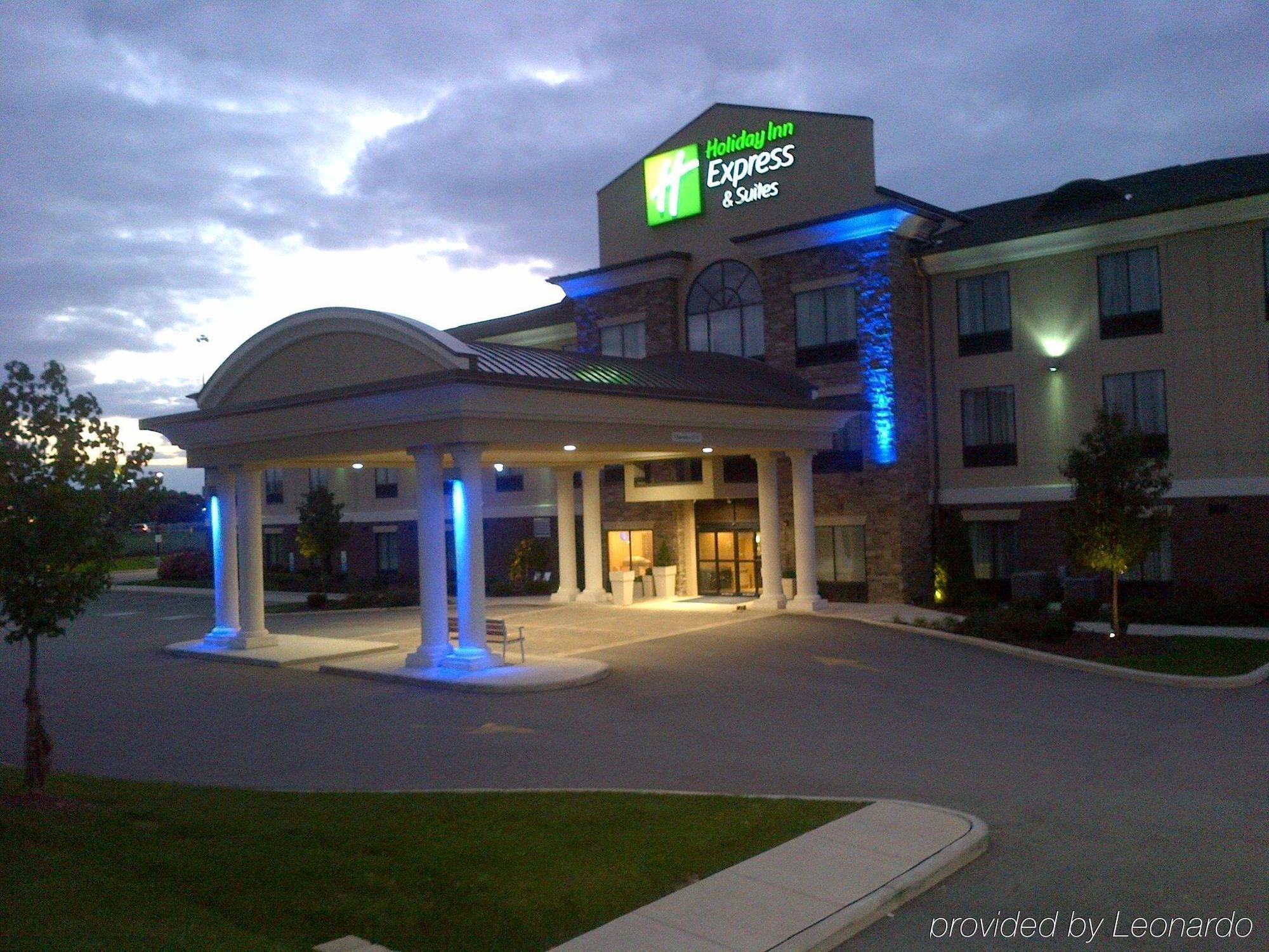 Holiday Inn Express & Suites Youngstown West I 80, An Ihg Hotel Eksteriør bilde